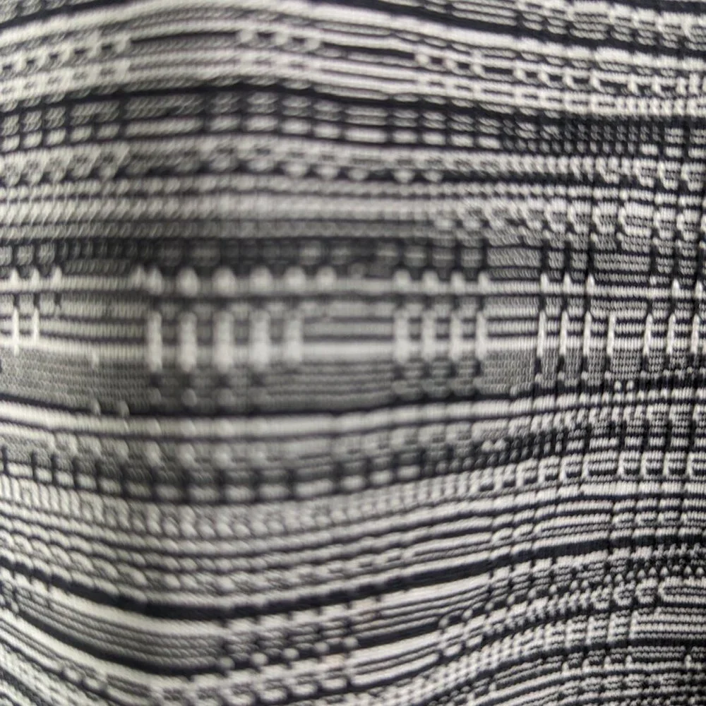 Athleta 7/8 Leggings Striped With Pockets Black and Gray Size M - Picture 6 of 10